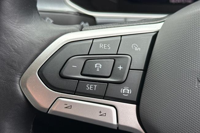 Volkswagen T-Roc Photo 16