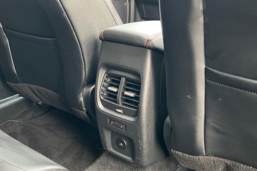 Ford Kuga Photo autoimg-400ac9a2c1f06cf33d91c45eb91b0e47c97dcd23.jpg
