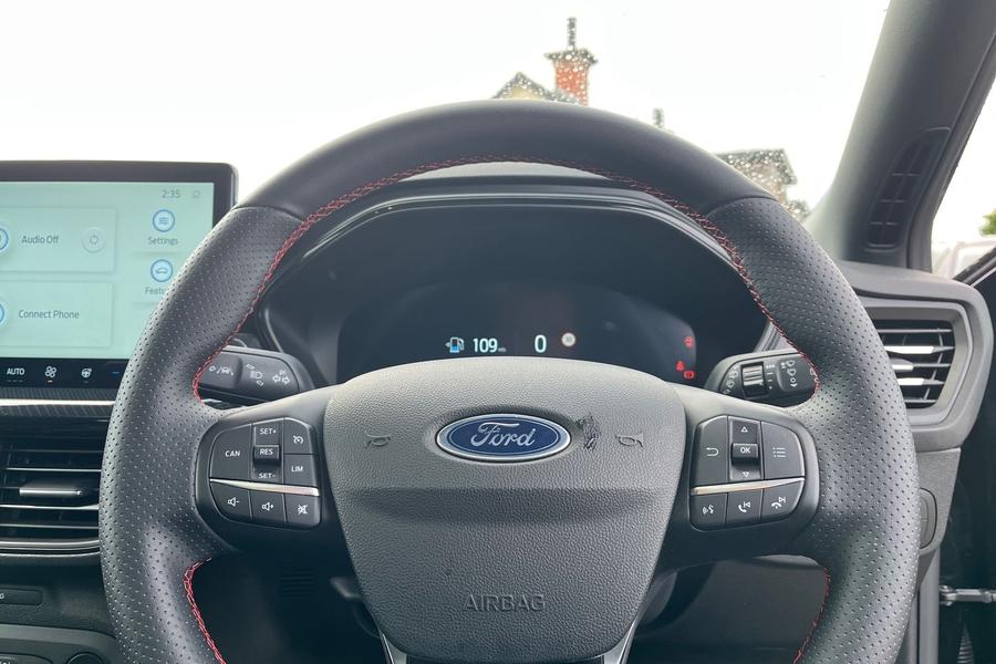 Ford FOCUS Photo autoimg-400eeae817218cfe6780a60d209b1f23f3cf232d.jpg