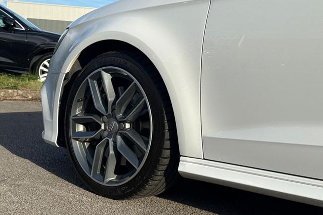 AUDI S3 Photo 23
