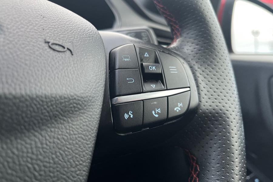 Ford KUGA Photo autoimg-4014d974189e782845228faefaf9af0a1e27c457.jpg