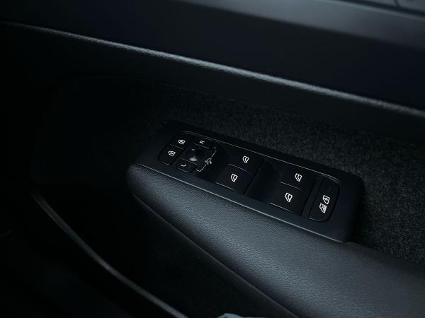 Volvo XC40 Photo autoimg-401637b3fb4ade1af7656e702721609d90babc72.jpg