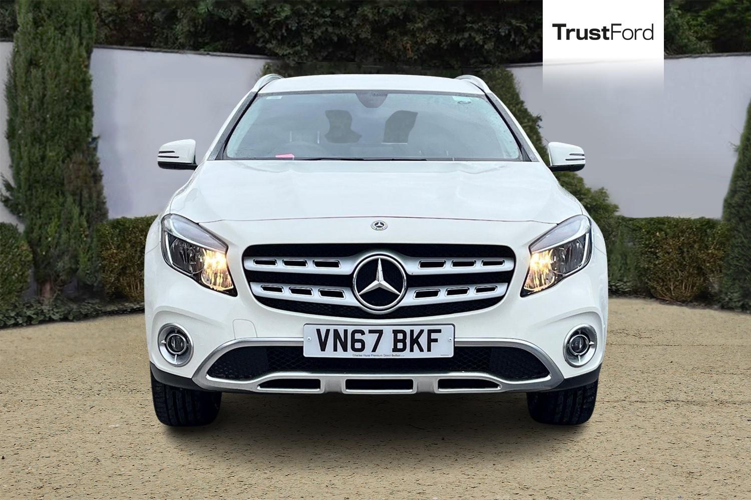 Mercedes-Benz GLA Photo 5
