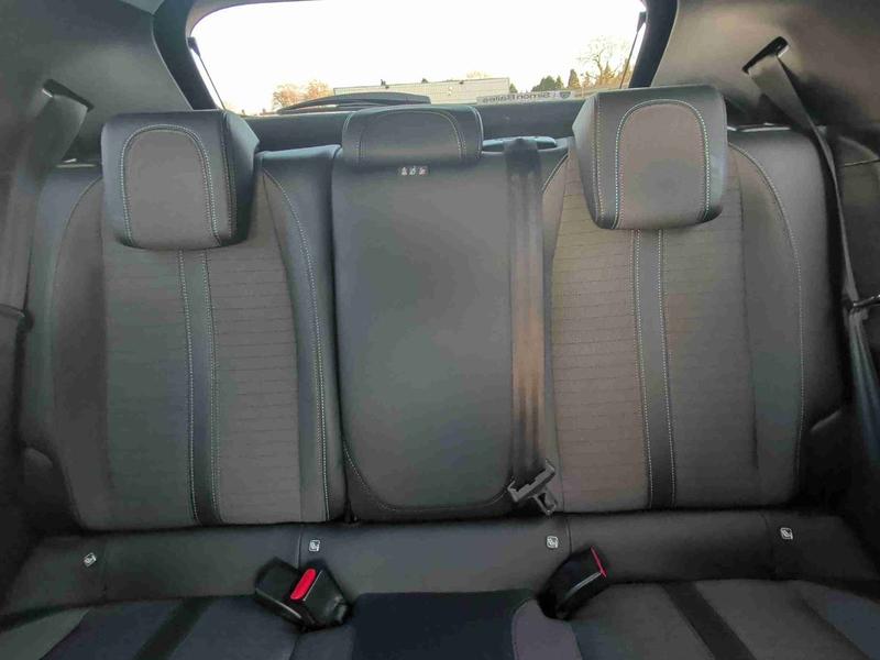 Used Peugeot E-2008 YD22ORO 29