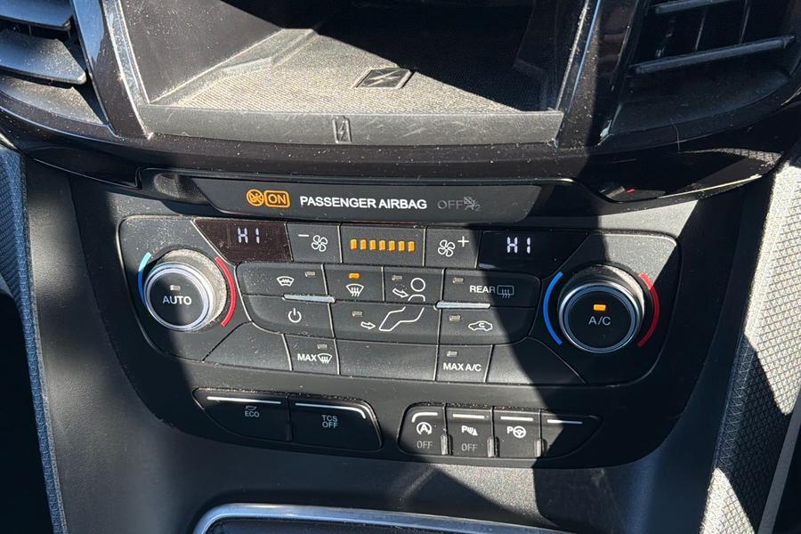 Ford TOURNEO CONNECT Photo autoimg-401a0f9a7500dba20bfce1e3618173513e596598.jpg