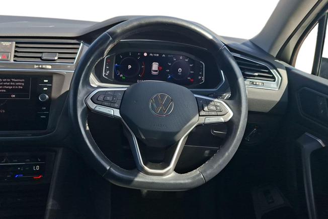 VOLKSWAGEN Tiguan Allspace Photo 11