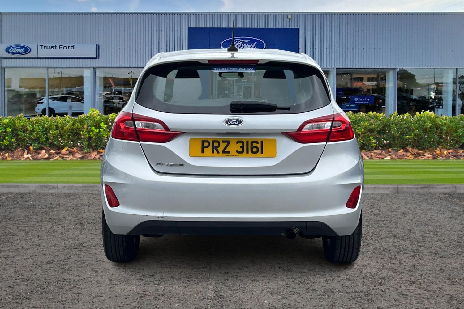 Ford FIESTA Photo 6
