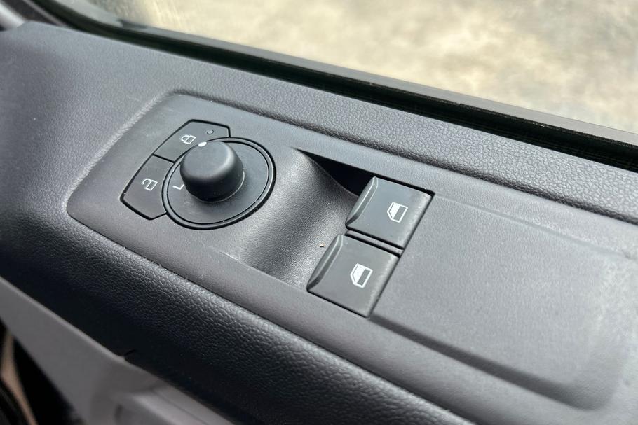 Used Ford TRANSIT CUSTOM WP75FXV 26
