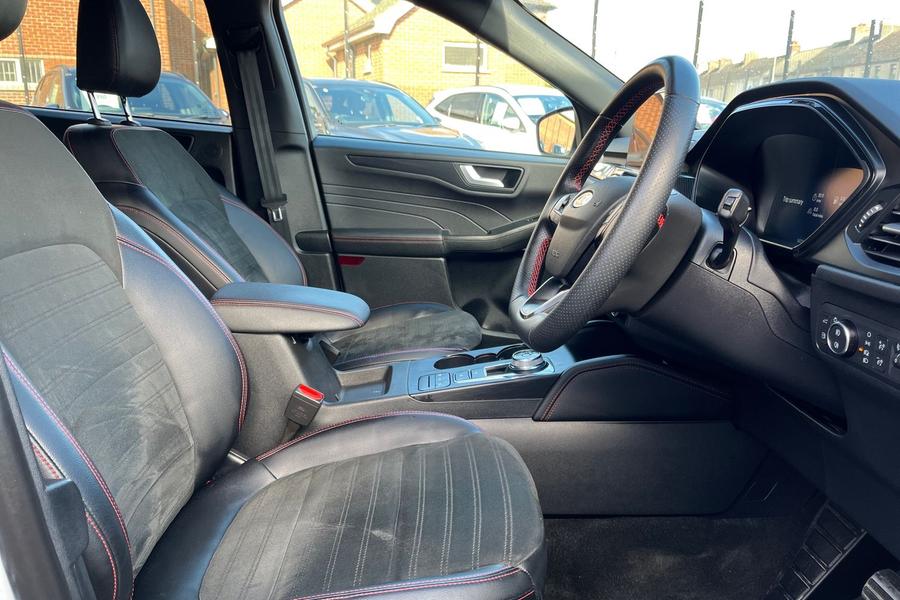 Ford KUGA Photo autoimg-402125e758e49740e4b5223837bab7b1cca6dee0.jpg