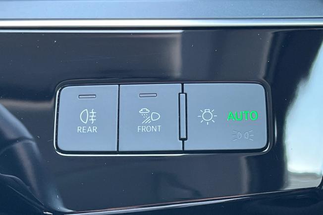 Audi E-TRON Photo 32