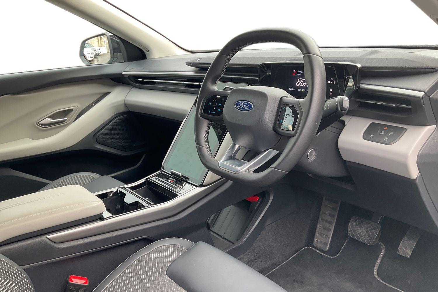 Ford Explorer Photo 8
