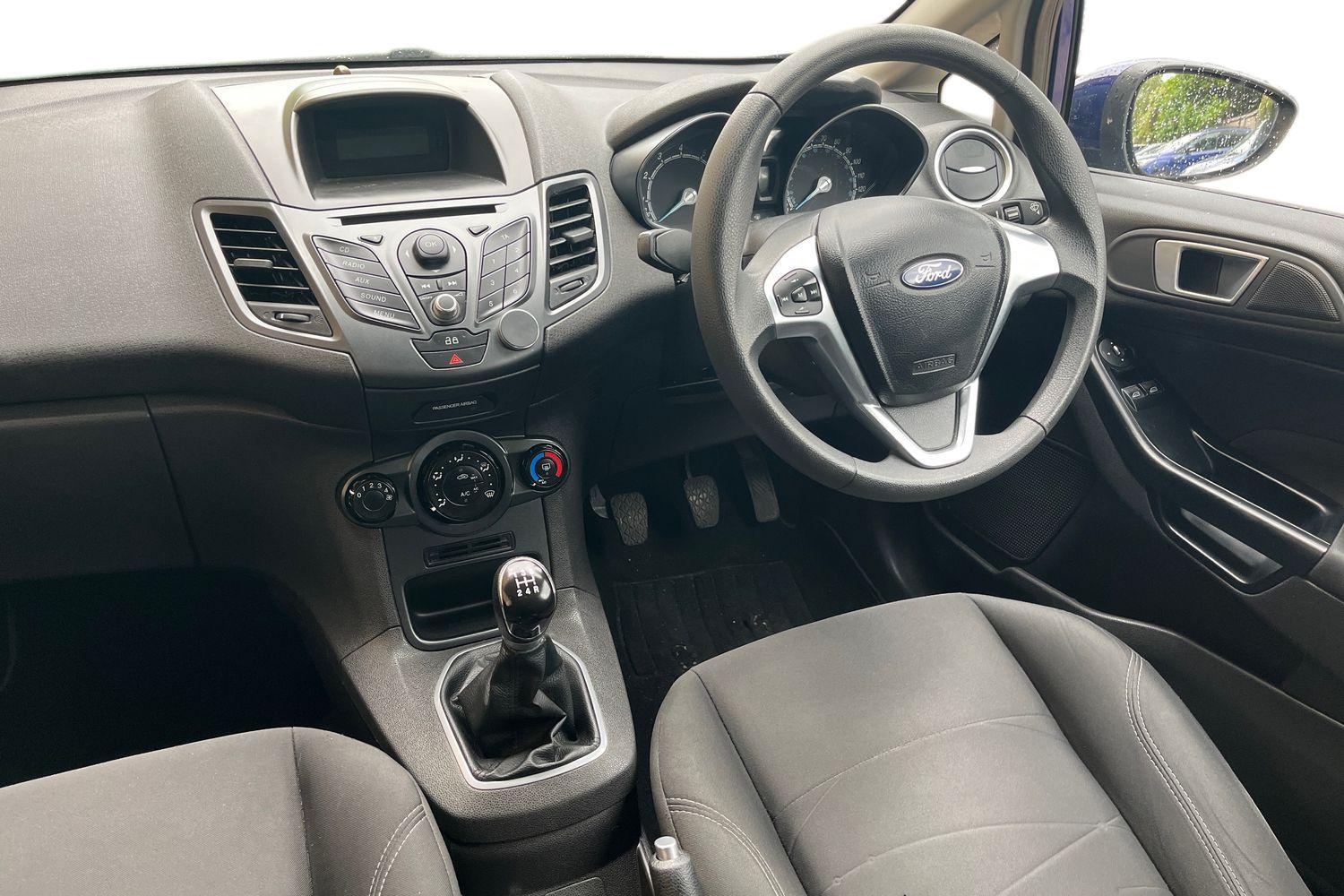 Ford Fiesta Photo 10