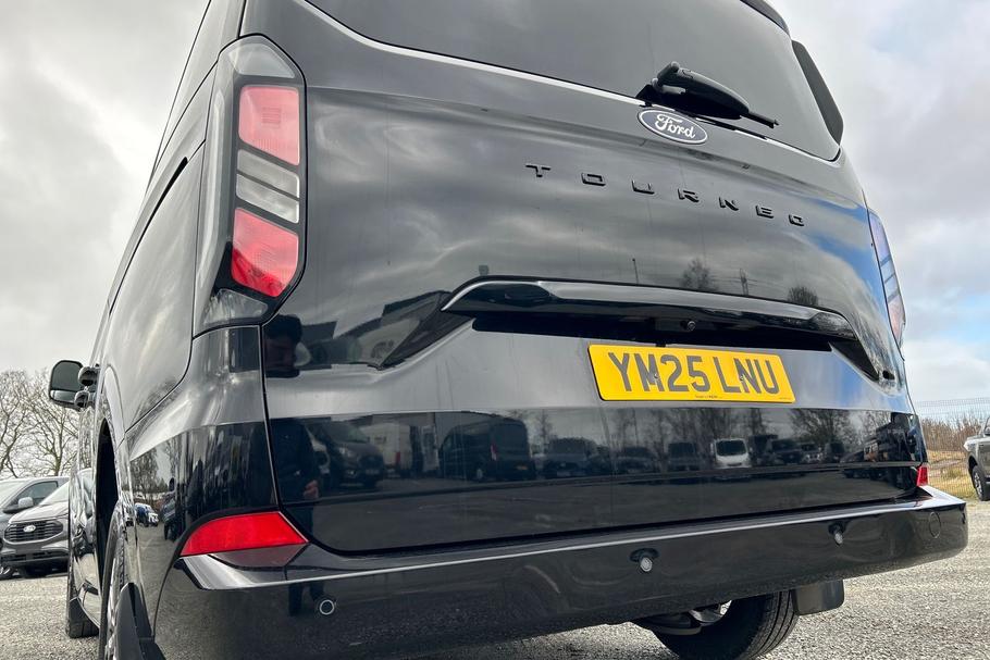 Used FORD TOURNEO CUSTOM YM25LNU 25