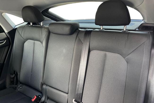 AUDI Q3 Photo 9