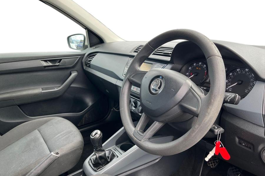 Skoda FABIA Photo autoimg-402a550632ecd767266aed26bec1fe76655a2495.jpg