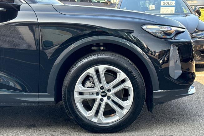AUDI  Audi Q5 SUV Sport Photo 23