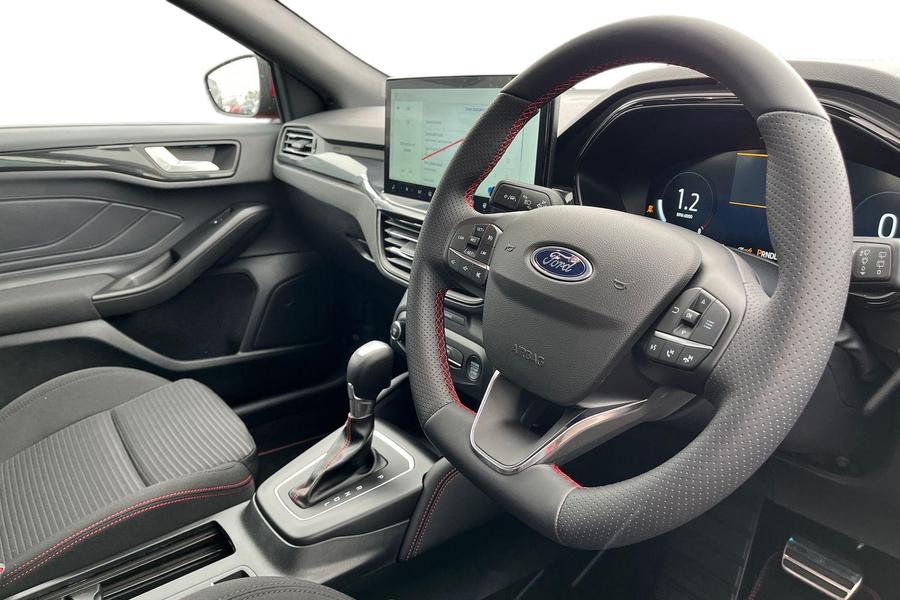 Ford FOCUS Photo autoimg-403180f168bdd10fd229f20241a3ad0c7eb06a2d.jpg