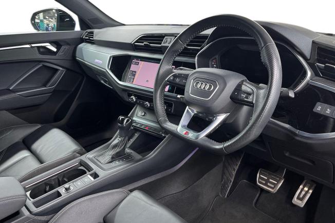 AUDI Q3 Photo 6