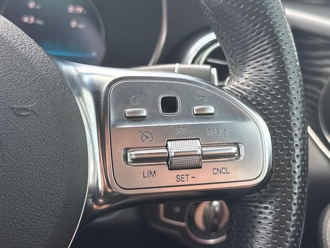 MERCEDES-BENZ GLC Photo 17