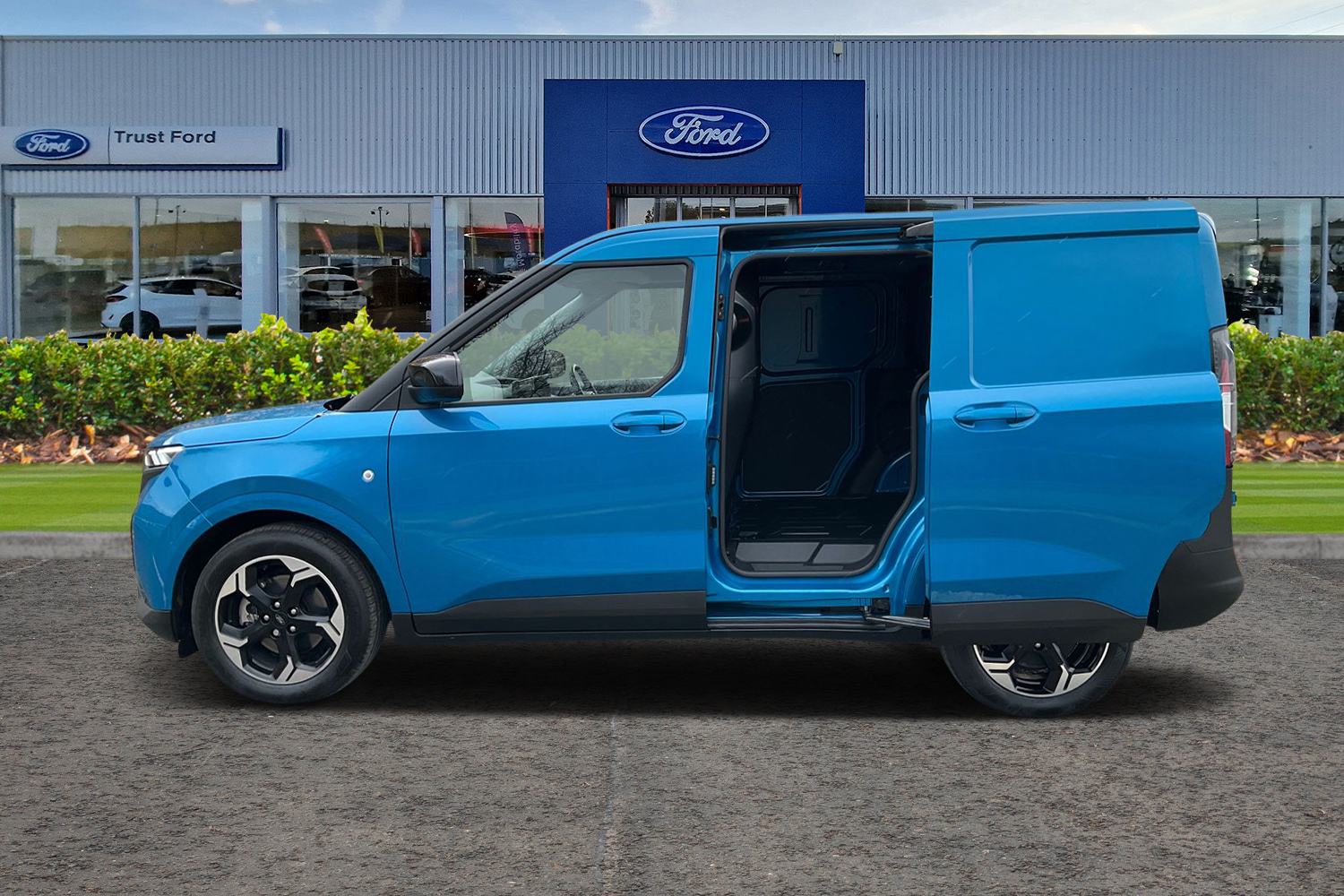Ford E-TRANSIT COURIER Photo 4