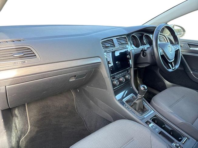 VOLKSWAGEN Golf Photo 2