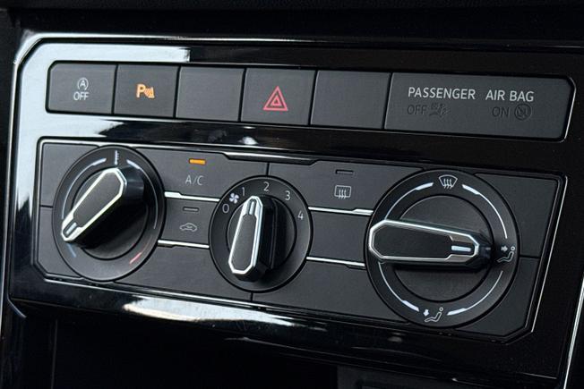 VOLKSWAGEN T-Cross Photo 29
