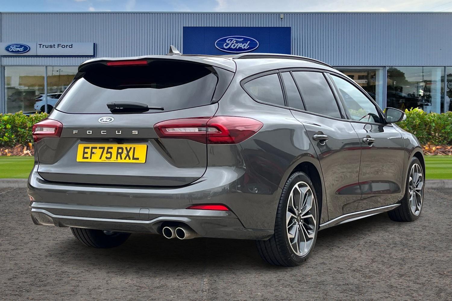 Ford Focus Photo 3