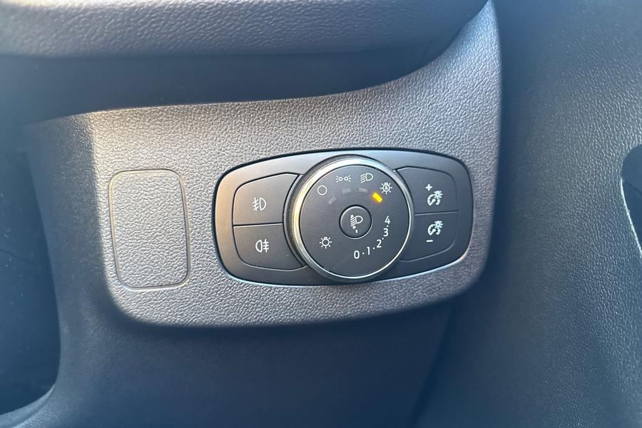 Ford PUMA Photo autoimg-403fa6c0683ca5720a3fc429c0d40e93a9054300.jpg