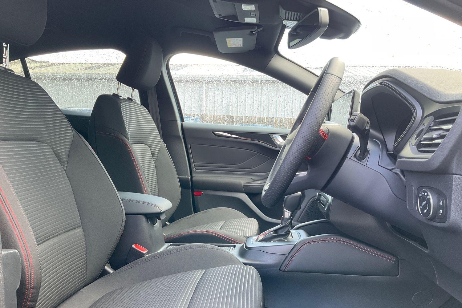 Ford FOCUS Photo 16