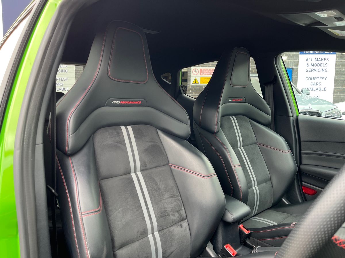 Ford Fiesta Photo 24