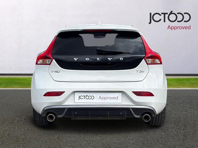 VOLVO V40 Photo 7