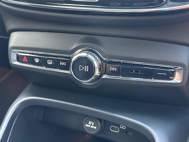 VOLVO C40 Photo 54
