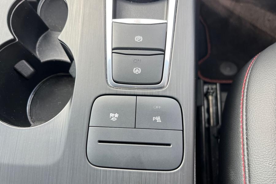 Ford Kuga Photo autoimg-404eb18207a72a246a4a265fa0e09f5cbd27ce74.jpg