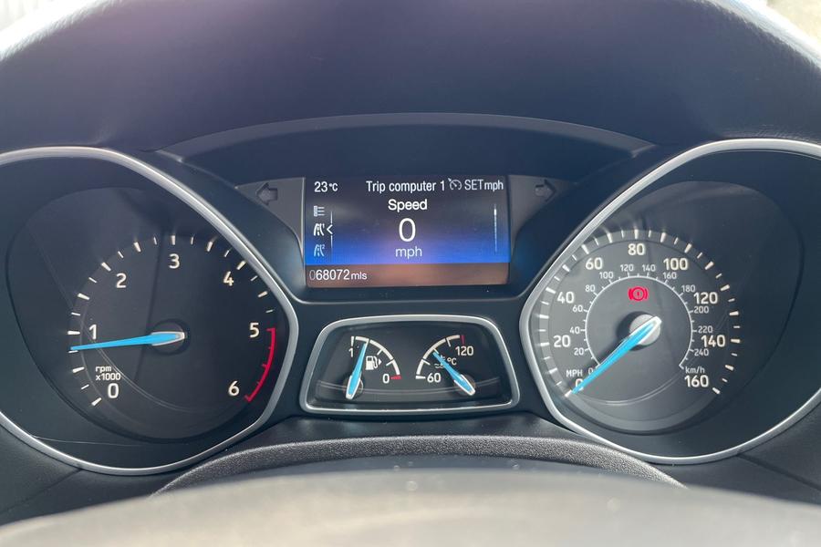 Ford FOCUS Photo autoimg-40528bf376d372946c6b9948b3ca0fc03373f97a.jpg