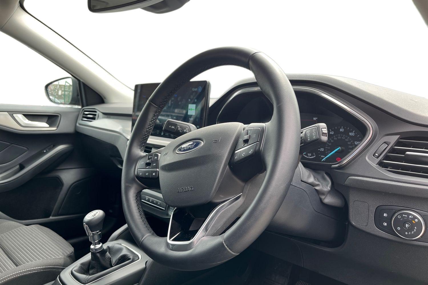 Ford FOCUS Photo 8
