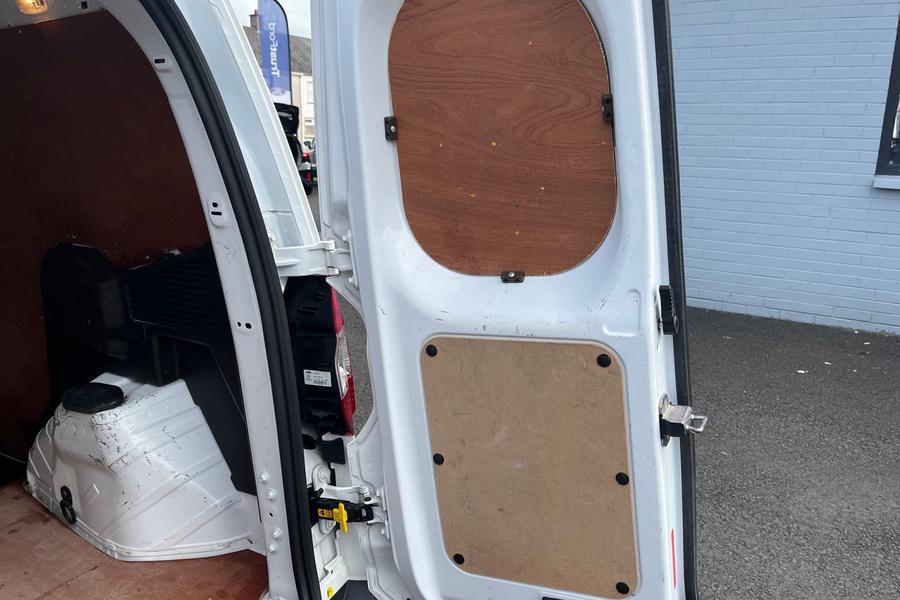 Ford TRANSIT COURIER Photo autoimg-40630792c625c0cfa6550590b3c73bdb21bf95f2.jpg