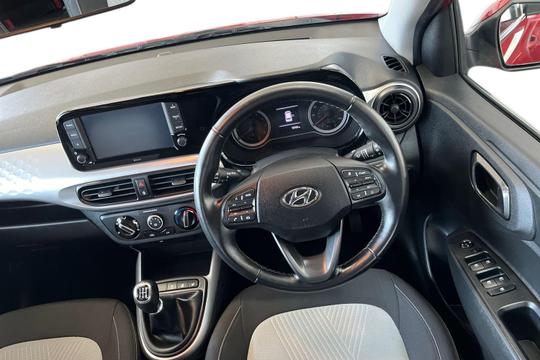 Hyundai i10 Photo autoimg-40637f769d7977a72f6d5302806fa59a17d4b559.jpg