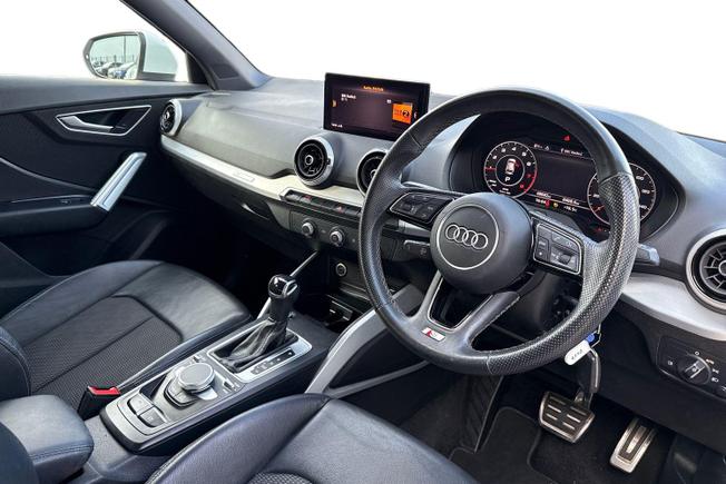Audi Q2 Photo 6
