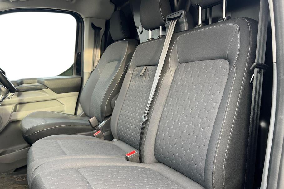 Used Ford TRANSIT CUSTOM WO25UJD 9