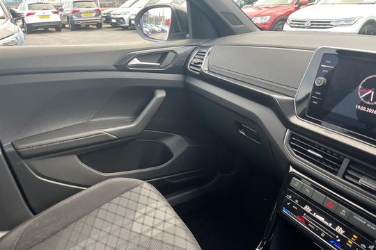 Volkswagen T-cross Photo autoimg-40688715693c3a38bf14e84928d519f19b22c07d.jpg