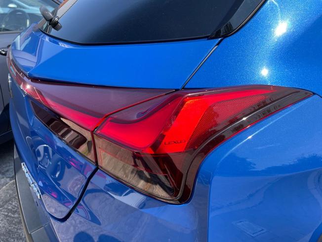 LEXUS UX Photo 18