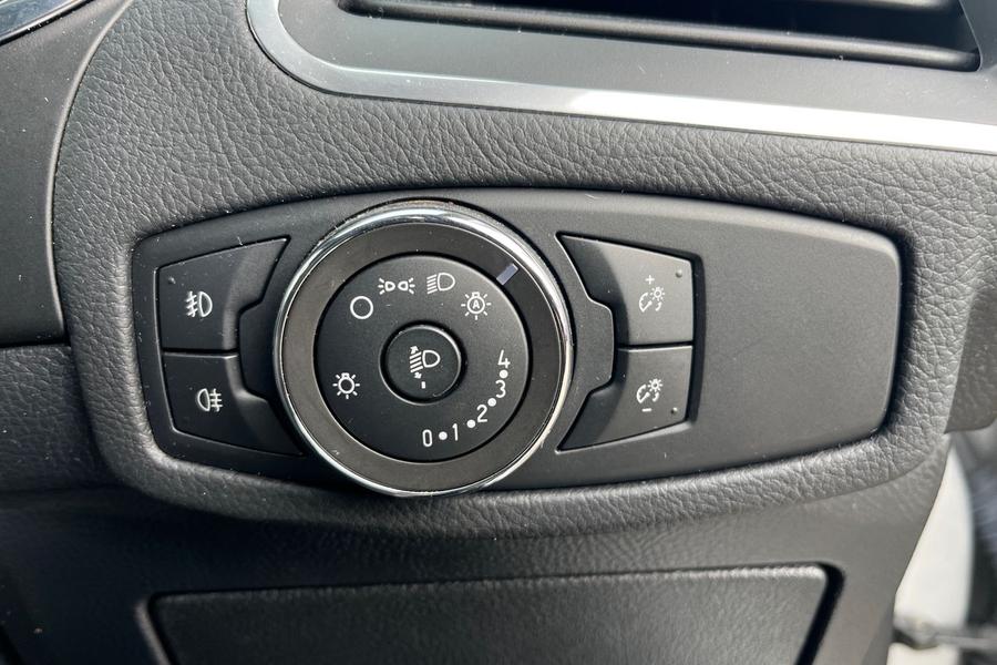 Ford GALAXY Photo autoimg-406f84f4017b558980a4efd5b826929671c28860.jpg