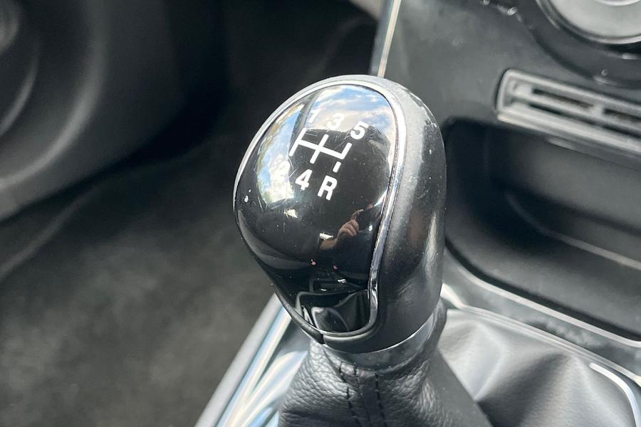 Ford FIESTA Photo autoimg-4071f8bea2f32b9426a613cec9d9012d696727c0.jpg