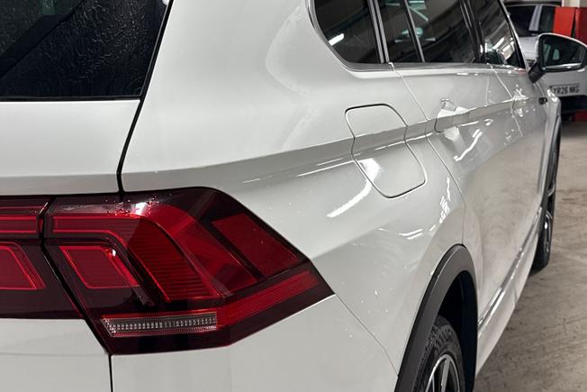 VOLKSWAGEN Tiguan Photo 23