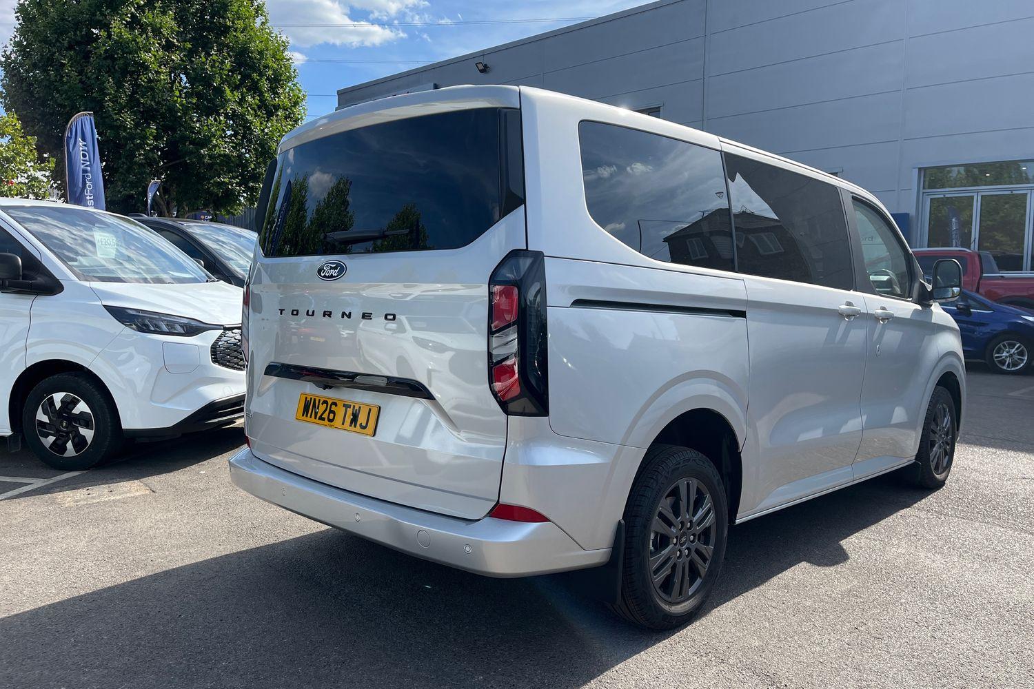 Ford TOURNEO CUSTOM Photo 35