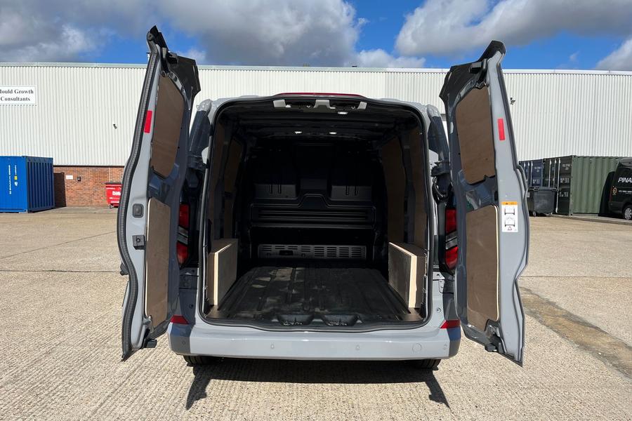 Ford TRANSIT CUSTOM Photo autoimg-4074a62a3c8b465062be08a1065a8eb03b295b00.jpg