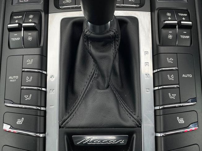 PORSCHE Macan Photo 39