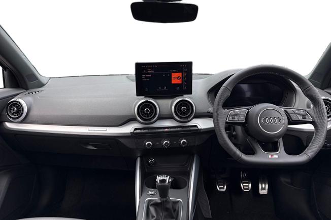 AUDI Q2 Photo 10