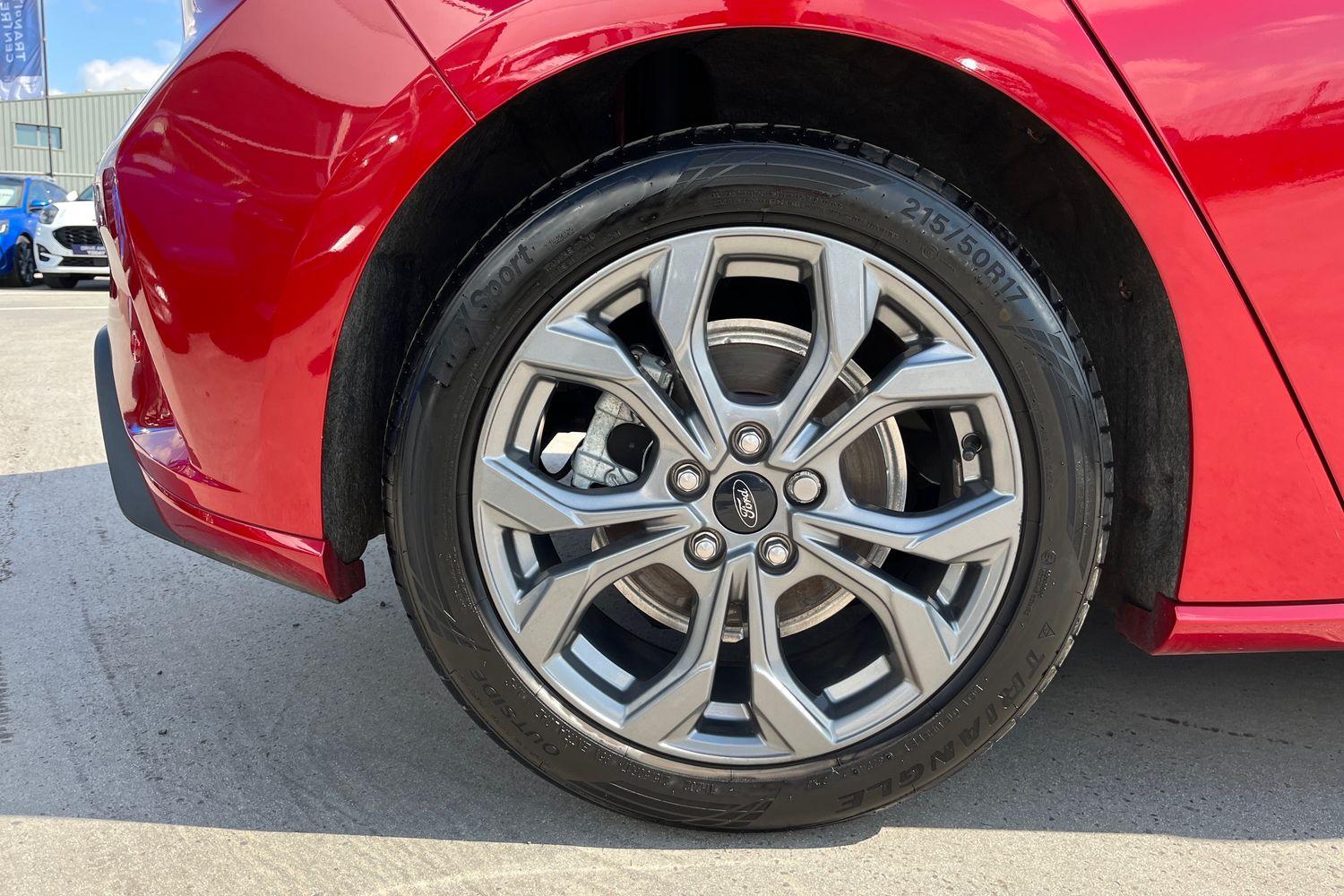 Ford Focus Photo 7