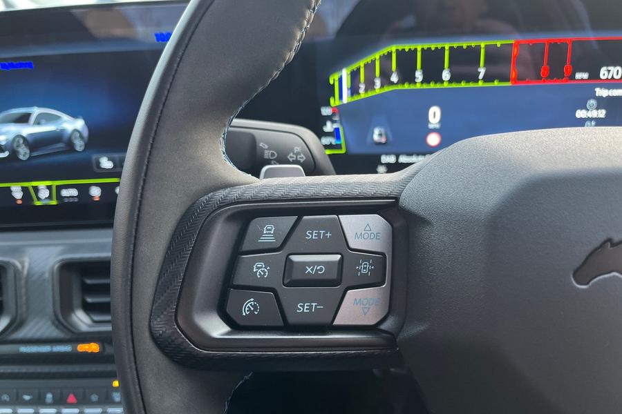 Ford MUSTANG Photo autoimg-40782d67a9a622102a26f4d2f7c017eb6d160d29.jpg